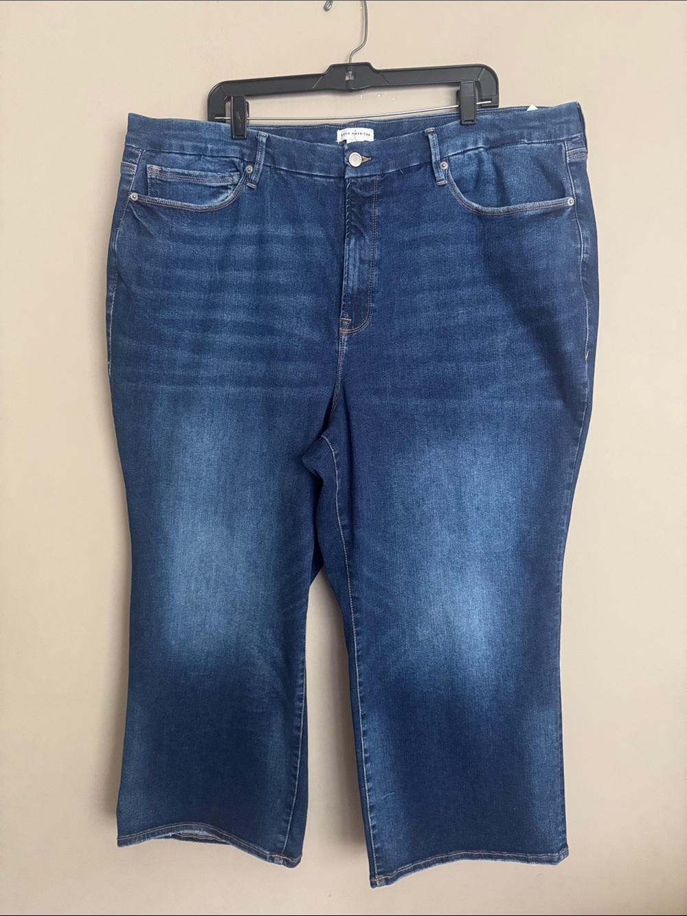 NWOT- Good American Good Petite Straight Jeans, size 28-32